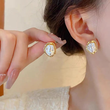 Elegant Geometric Pearl Stud Earrings